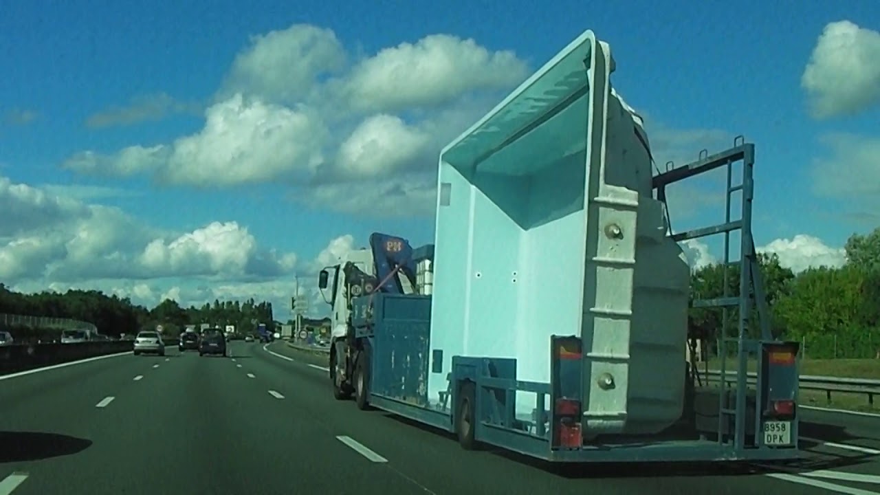 One-piece pool delivery UK